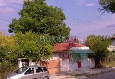 Дом с магазином и гаражом Санкт-Петербург