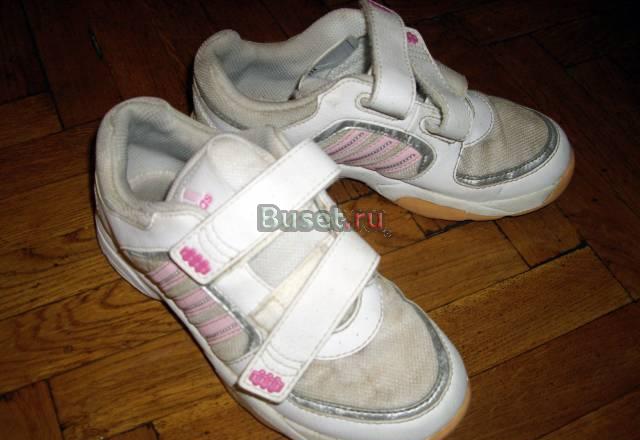 Кроссовки adidas, родные, р-р 31 Москва