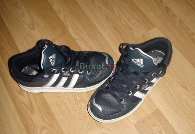Кроссовки adidas кожа 32р. б.у Москва