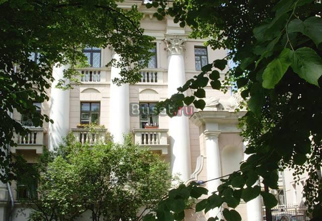 На Патриарших. (пешеходная) Москва