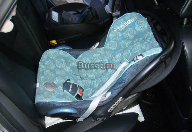 Автомобильное кресло Maxi-Cosi CabrioFix с базой Москва