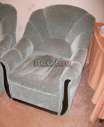 Диван и 2 кресла с зеленой обивкой Москва