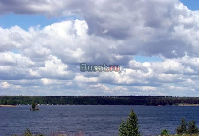 Продаётся коттедж на берегу озера Москва