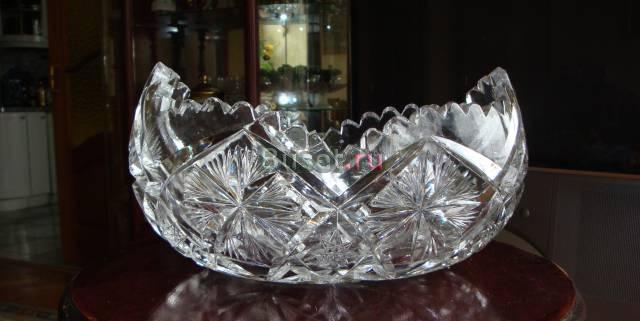 Старинный хрустальный салатник в виде бота,, Москва