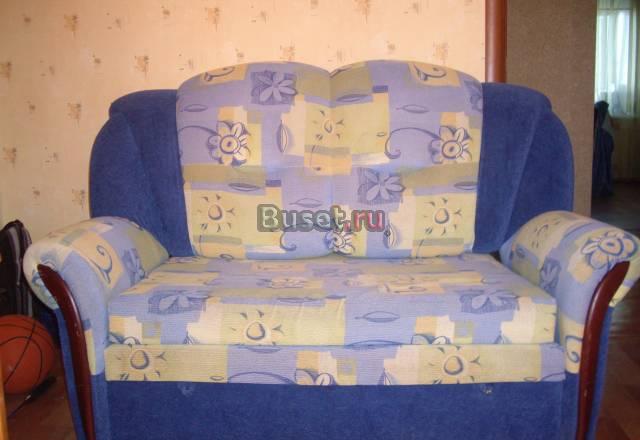 Недорого. в связи с отъездом Омск