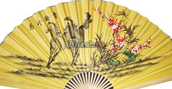 Веер настенный "Сакура и лошади" желтый Москва