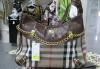 Превью Burberry- большая сумка с золотыми украшениями Москва - 3